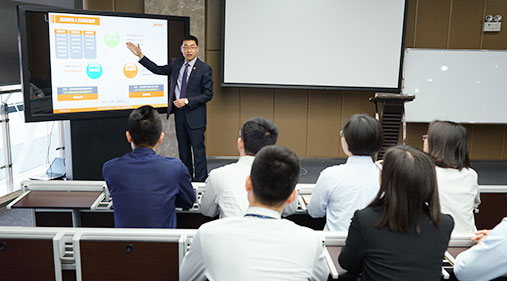 持续提高员工的合规意识，结合线下培训、线上微课、合规简报、合规资讯公众号、合规知识竞赛等形式多样的培训、宣传，培育合规文化，使员工充分了解公司和个人在贸易合规上的义务和责任，理解和贯彻合规创造价值的理念。