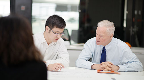 定期开展内部抽查、自查、风险评估和合规审计，评价合规风险控制措施的有效性，持续优化合规管理体系。 